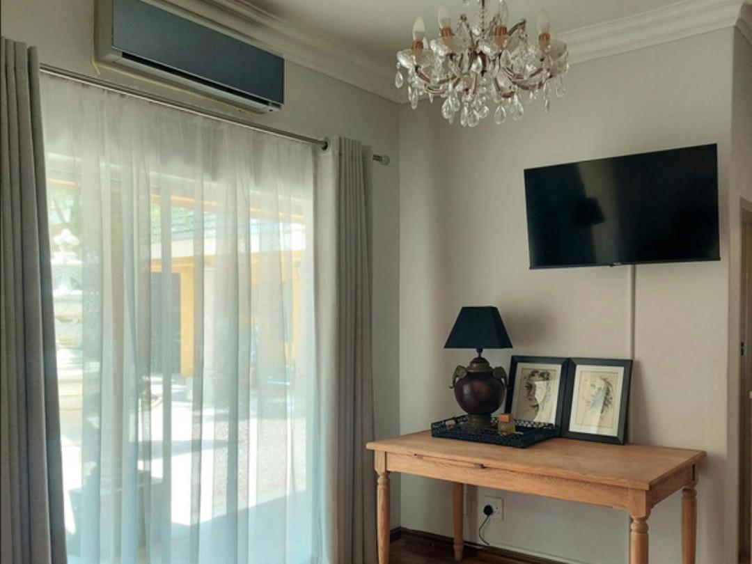 Art And Soul Restaurant, Accommodation, French Bar And Art Gallery Parys Habitación foto