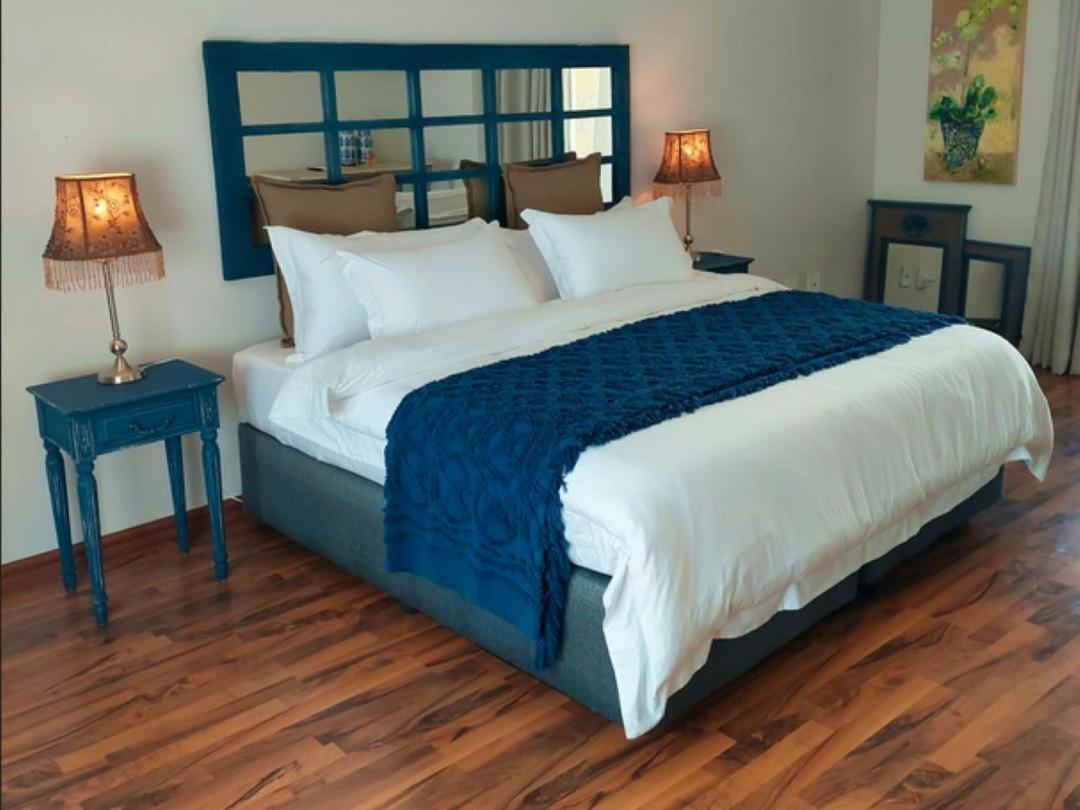 Art And Soul Restaurant, Accommodation, French Bar And Art Gallery Parys Habitación foto